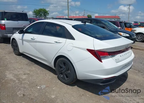 2023 Hyundai Elantra Sel z USA, uszkodzony, nr VIN 5NPLM4AG1PH092737
